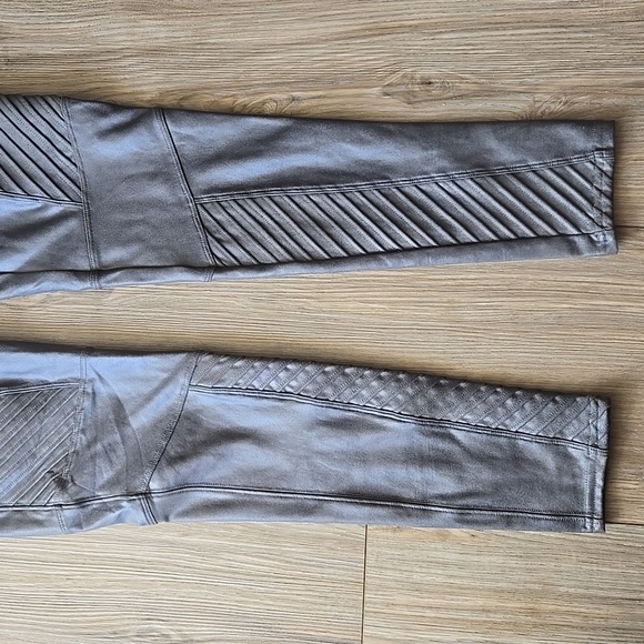 SPANX Metallic Grey Moto Leggings - Picture 5 of 10